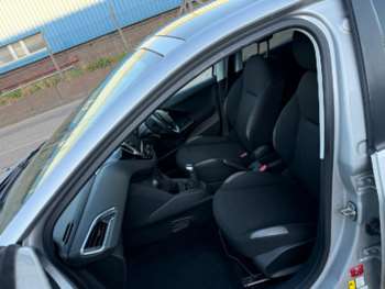 Used Peugeot 208 2015 for sale - 74408165: Photo