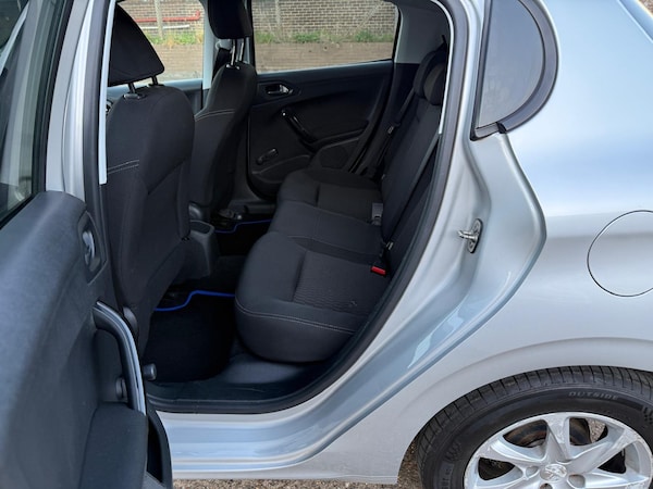 Used Peugeot 208 2015 for sale - 74408165: Photo 4