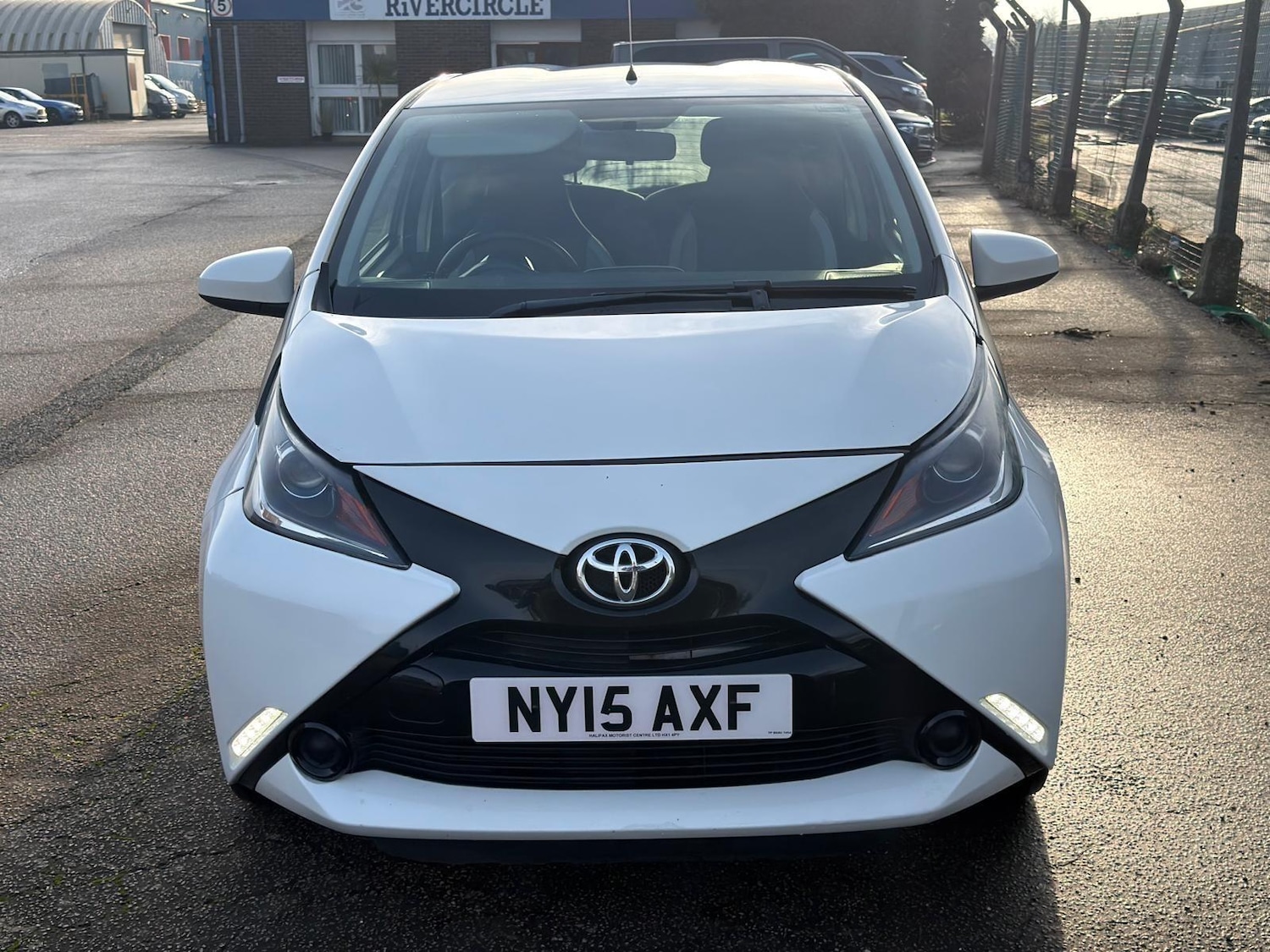 Used Toyota AYGO 2015 for sale - 77040364: Photo 2