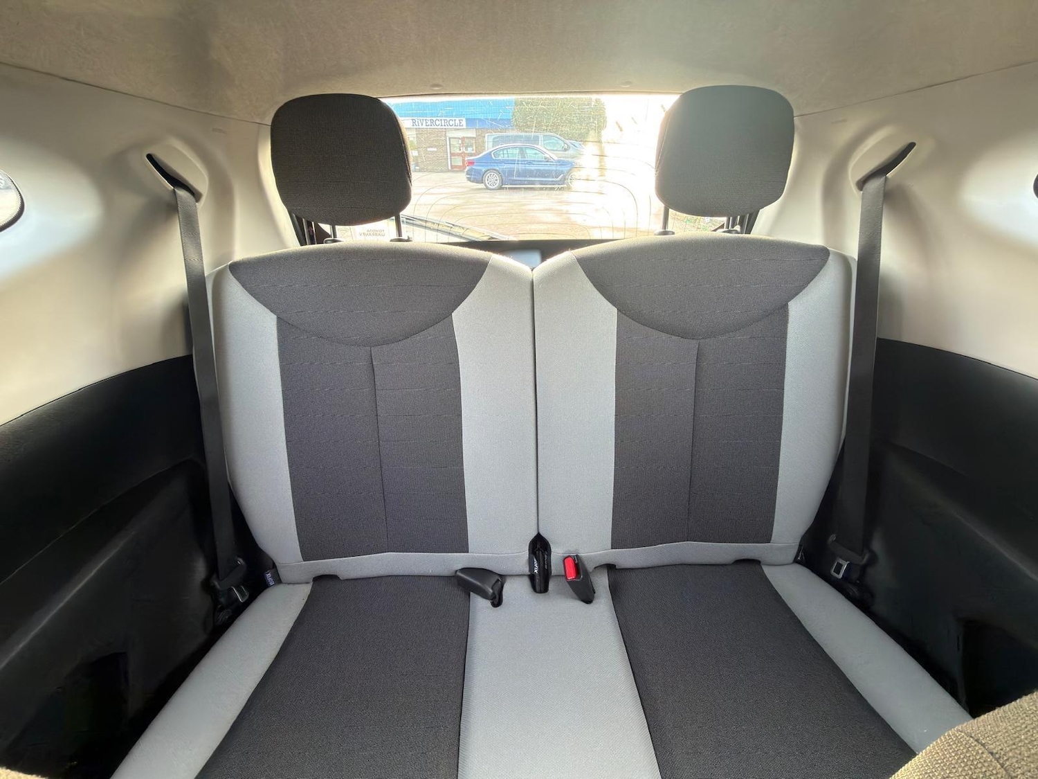 Used Toyota AYGO 2015 for sale - 77040364: Photo 4