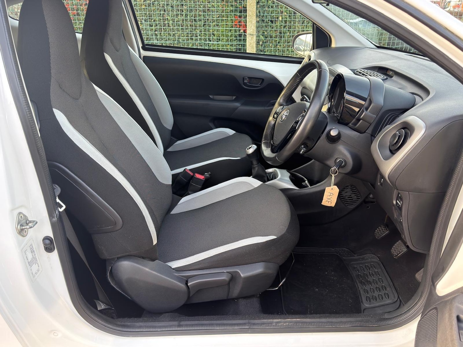 Used Toyota AYGO 2015 for sale - 77040364: Photo 7