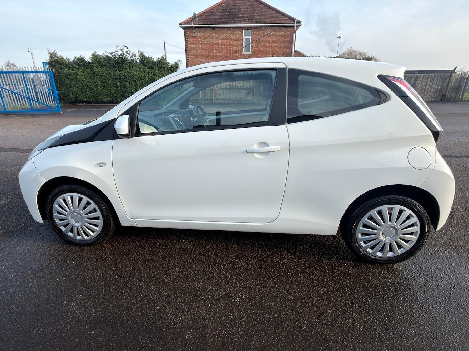 Used Toyota AYGO 2015 for sale - 77040364: Photo 8