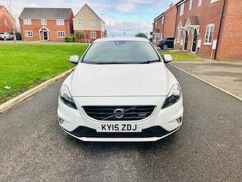 Used Volvo V40 2015 for sale - 78866985: Photo