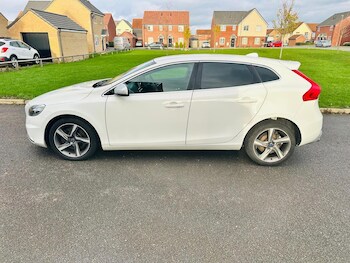 Used Volvo V40 2015 for sale - 78866985: Photo