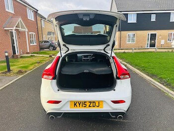 Used Volvo V40 2015 for sale - 78866985: Photo