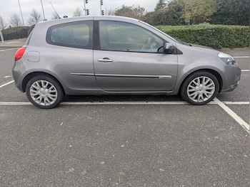 Used Renault Clio 2009 for sale - 75768570: Photo