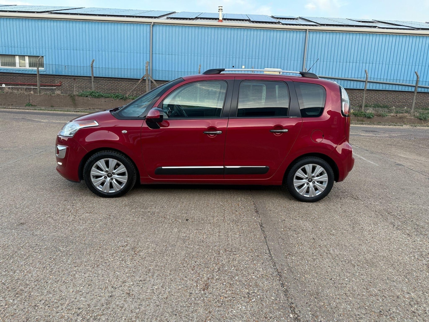 Used Citroen C3 Picasso 2013 for sale - 76109347: Photo 10