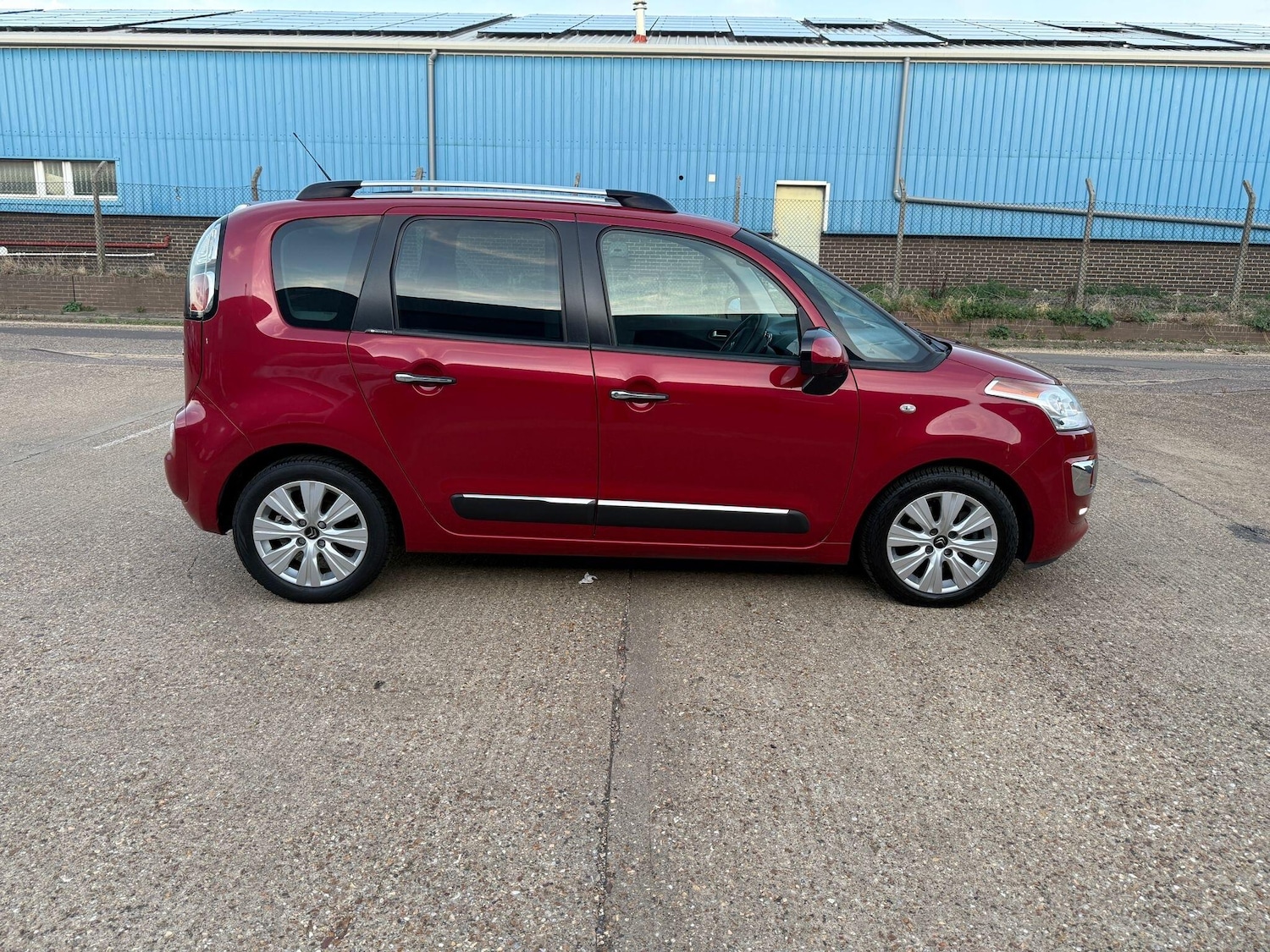 Used Citroen C3 Picasso 2013 for sale - 76109347: Photo 7