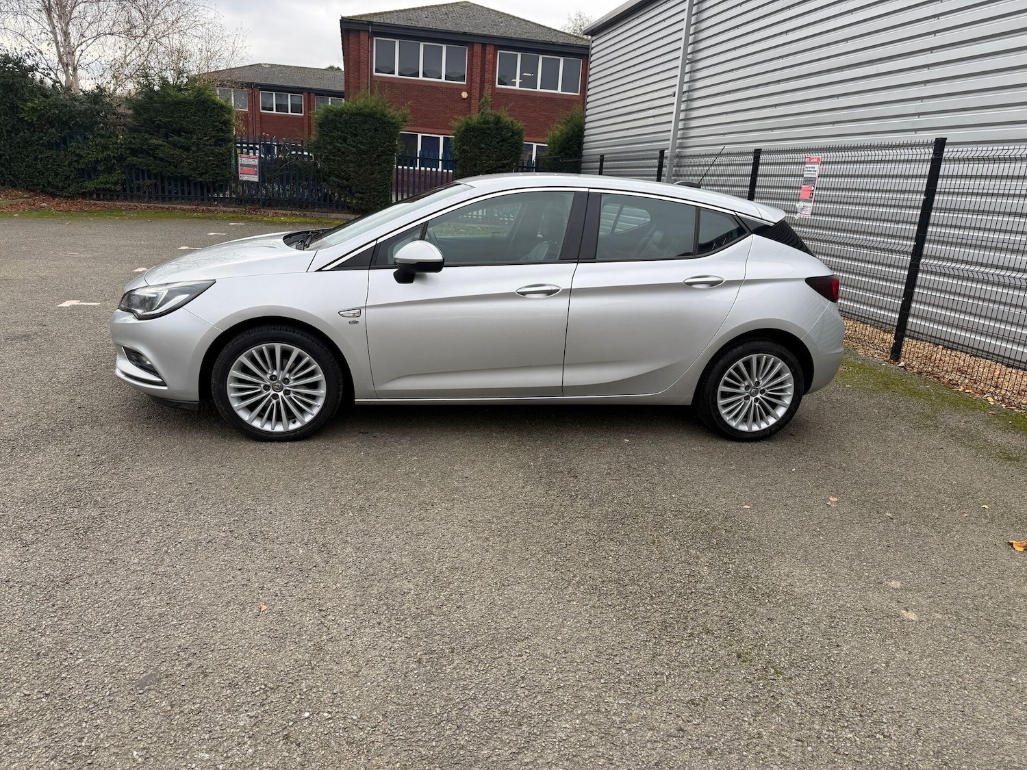 Used Vauxhall Astra 2017 for sale - 76645194: Photo 6