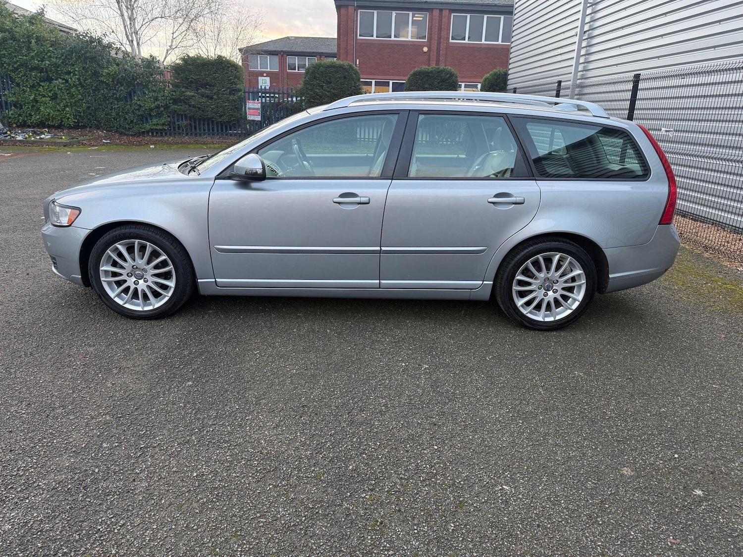 Used Volvo V50 2010 for sale - 77175742: Photo 12