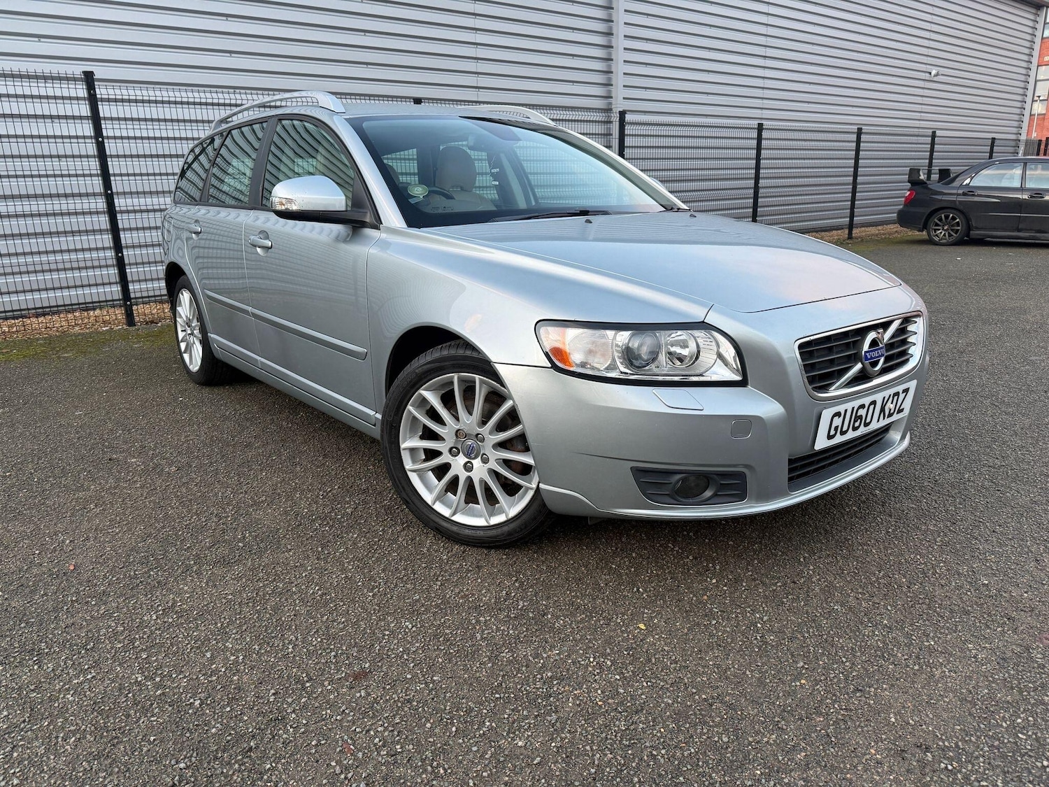 Used Volvo V50 2010 for sale - 77175742: Photo 3