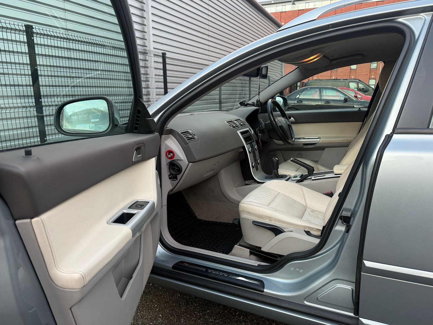 Used Volvo V50 2010 for sale - 77175742: Photo 4