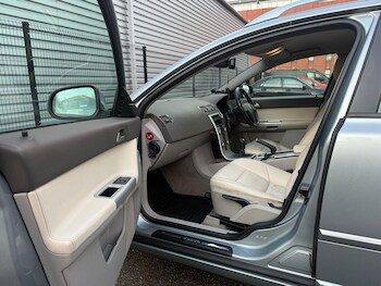 Used Volvo V50 2010 for sale - 77175742: Photo