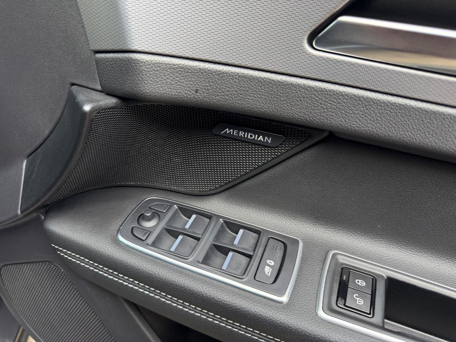 Used Jaguar XF 2018 for sale - 74935529: Photo 25