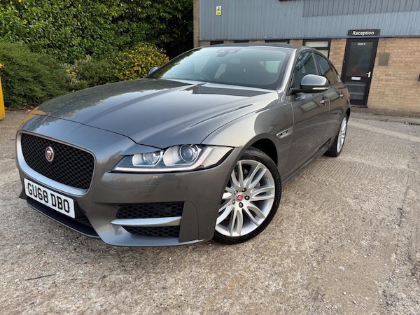 Used Jaguar XF 2018 for sale - 74935529: Photo 2