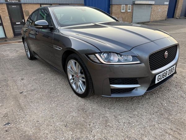 Used Jaguar XF 2018 for sale - 74935529: Photo 4