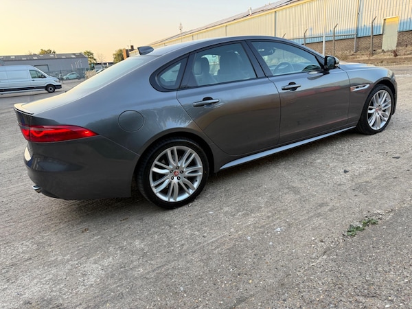 Used Jaguar XF 2018 for sale - 74935529: Photo 9