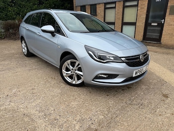 2019 (68) - 1.6 CDTi BlueInjection SRi Nav Sports Tourer Auto Euro 6 (s/s) 5dr
