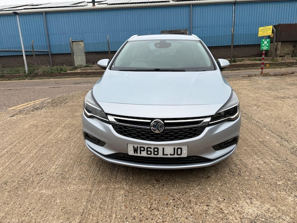 Used Vauxhall Astra 2019 for sale - 76214125: Photo 2
