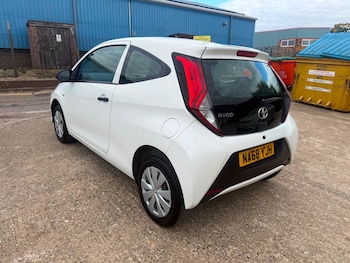 Used Toyota AYGO 2019 for sale - 79520496: Photo