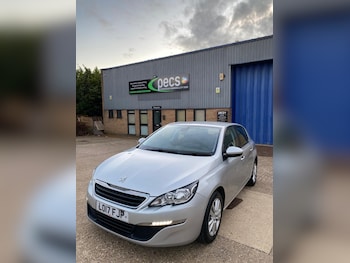 Used Peugeot 308 2017 for sale - 76238890: Photo 4