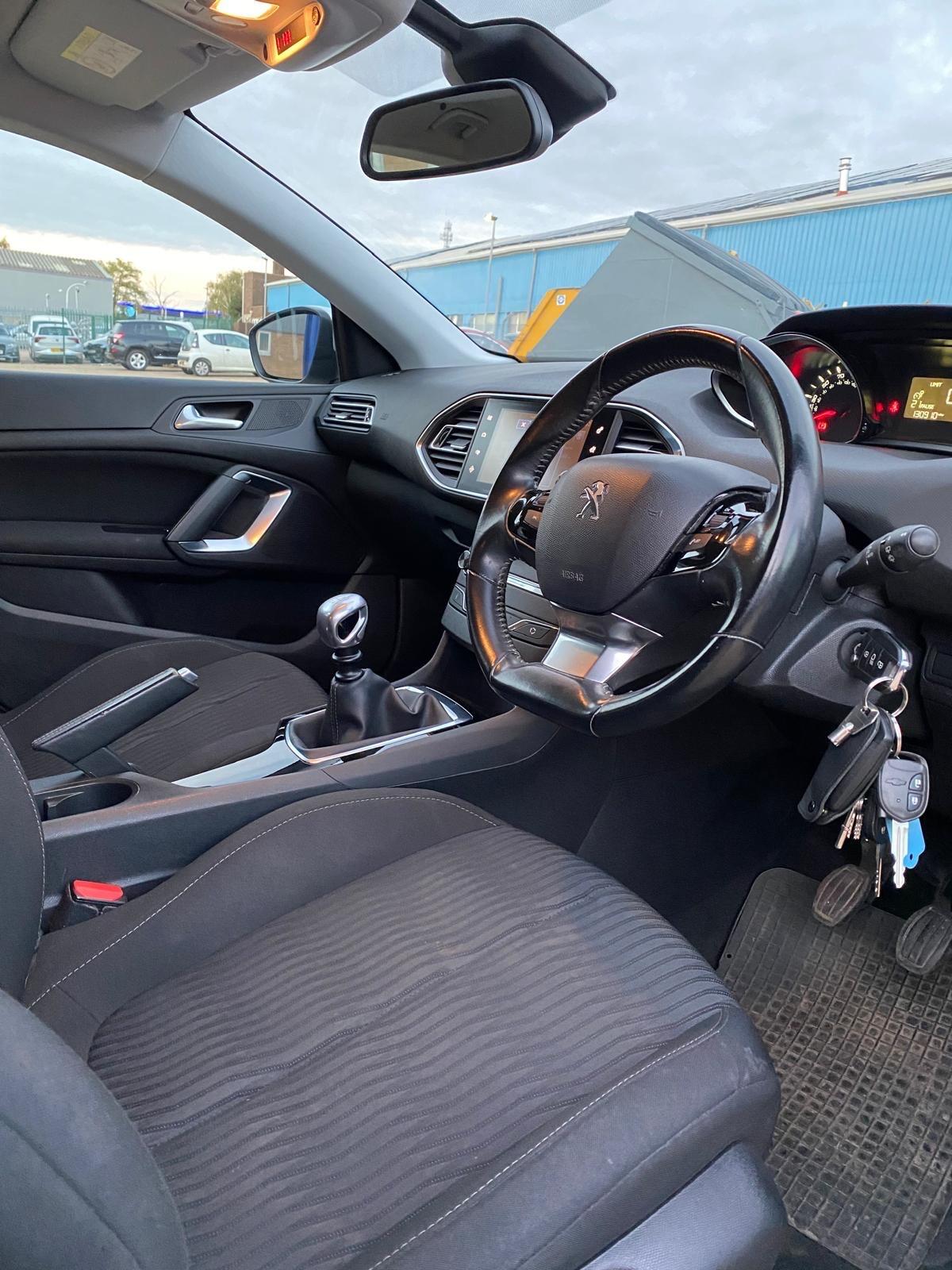 Used Peugeot 308 2017 for sale - 76238890: Photo 5