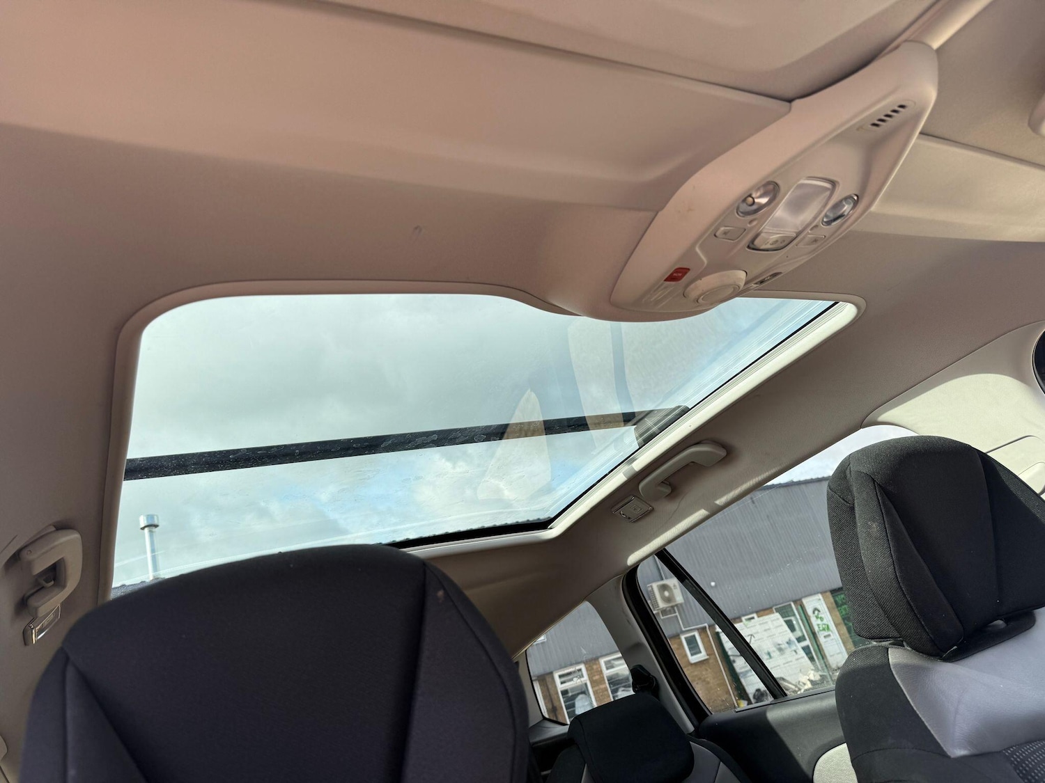 Used Citroen C4 Grand Picasso 2017 for sale - 76189949: Photo 11