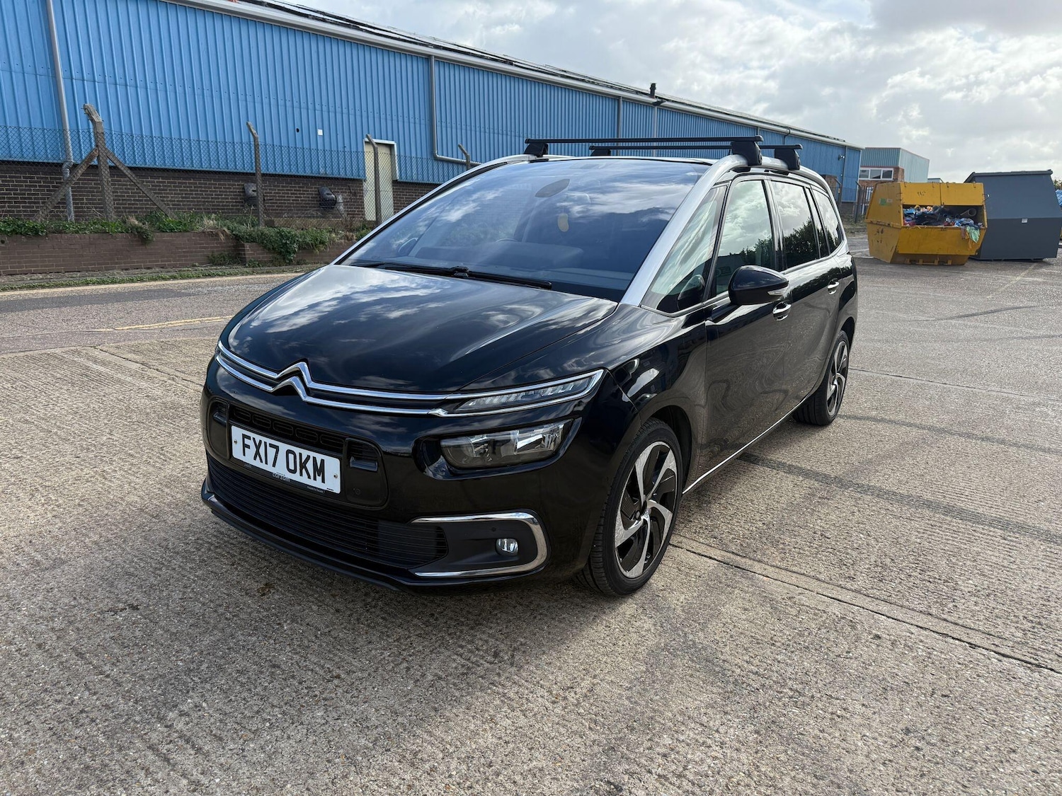 Used Citroen C4 Grand Picasso 2017 for sale - 76189949: Photo 2