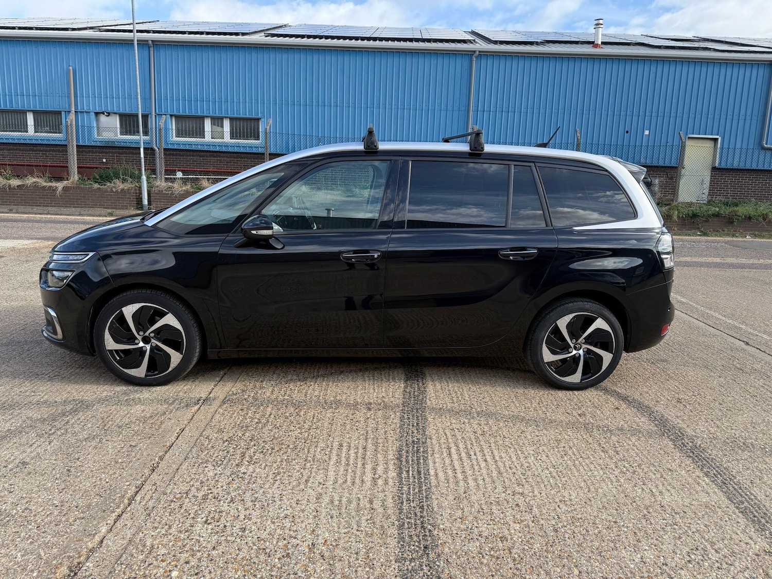 Used Citroen C4 Grand Picasso 2017 for sale - 76189949: Photo 4