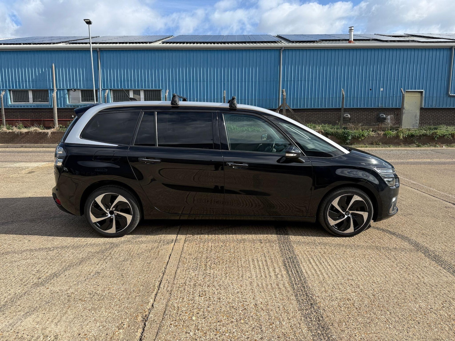 Used Citroen C4 Grand Picasso 2017 for sale - 76189949: Photo 9