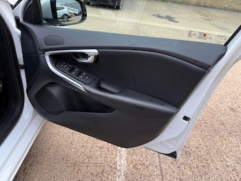 Used Volvo V40 2014 for sale - 75838239: Photo