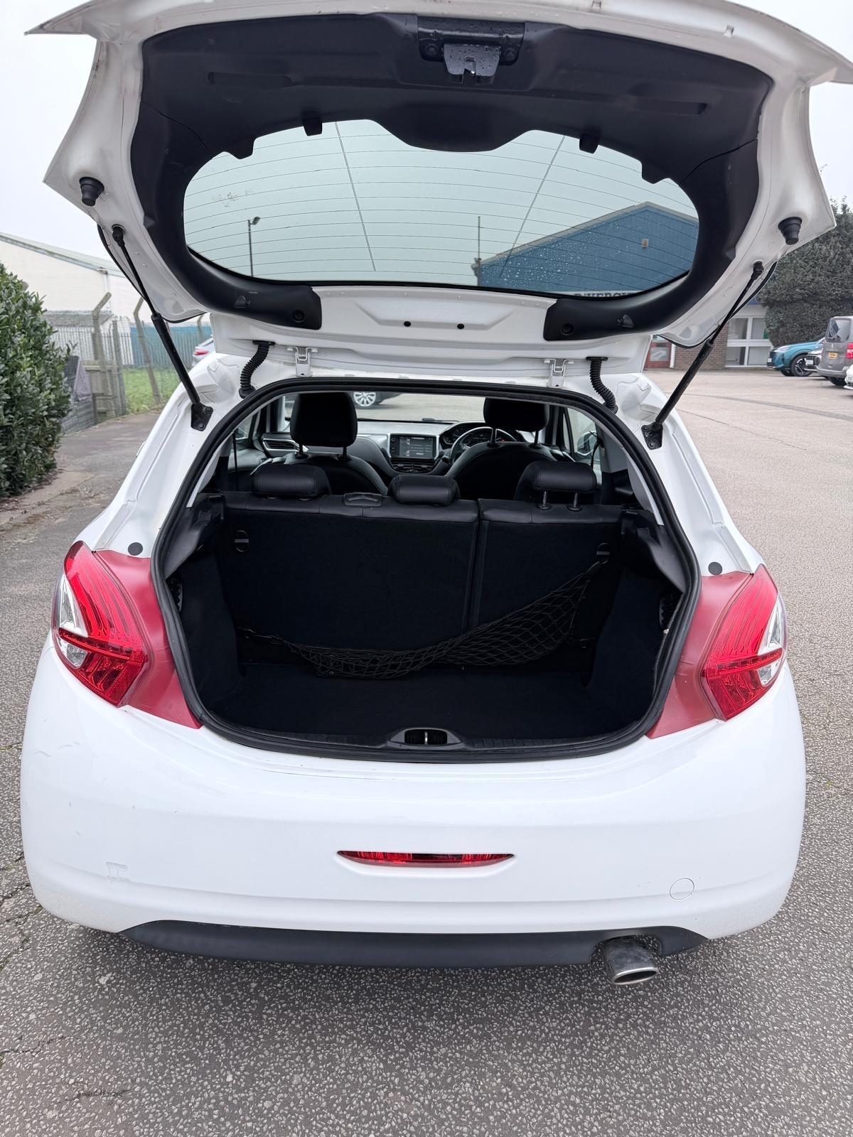 Used Peugeot 208 for sale - 77808869: Photo 10