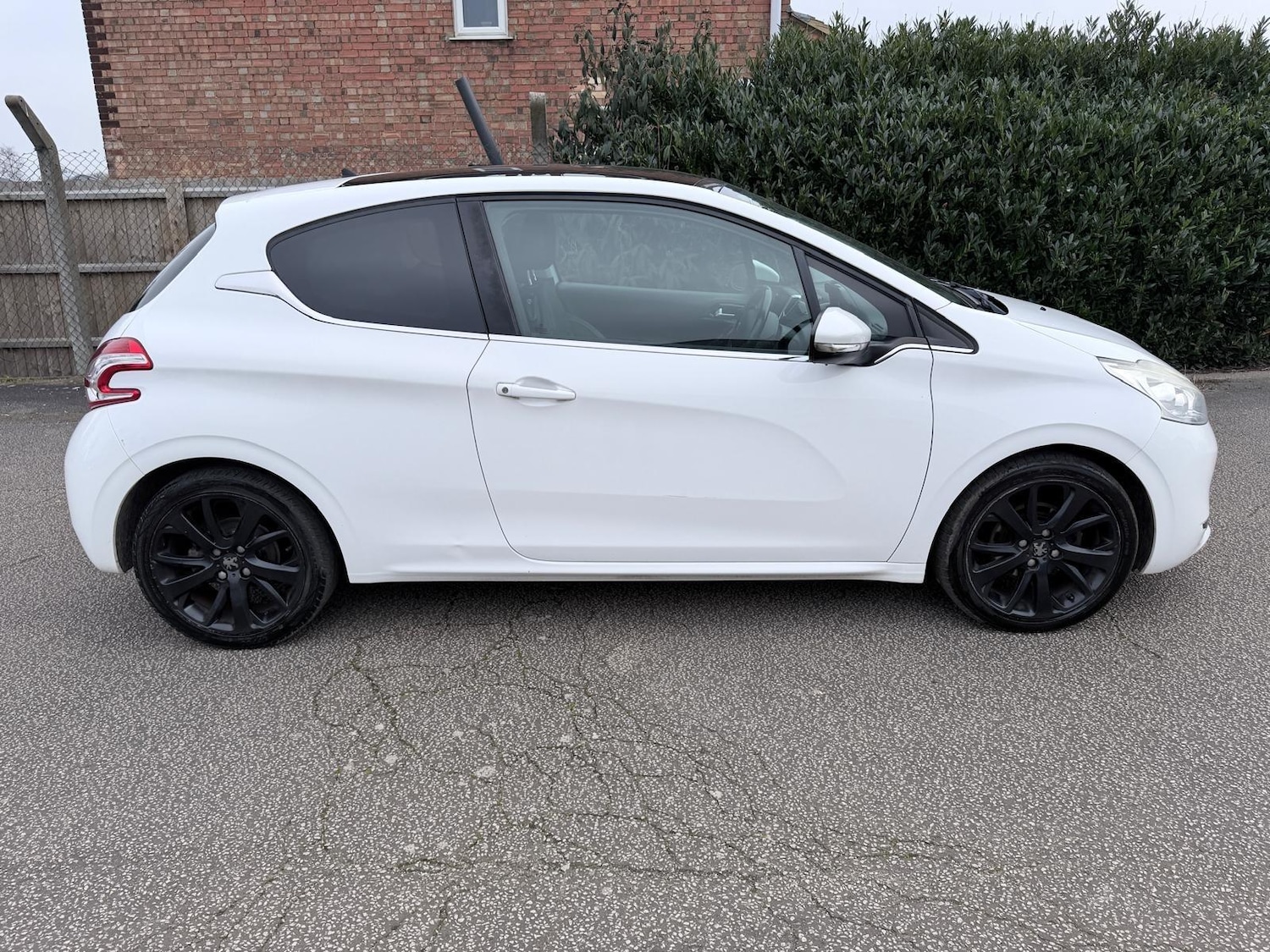 Used Peugeot 208 for sale - 77808869: Photo 3