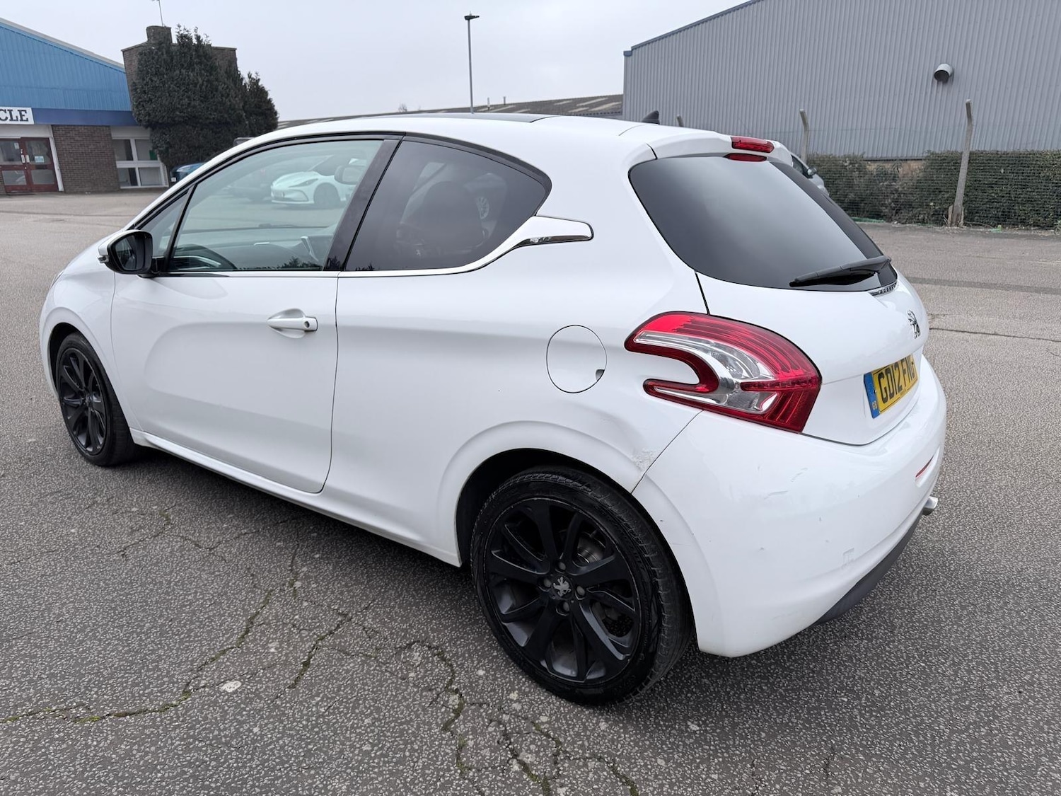 Used Peugeot 208 for sale - 77808869: Photo 4