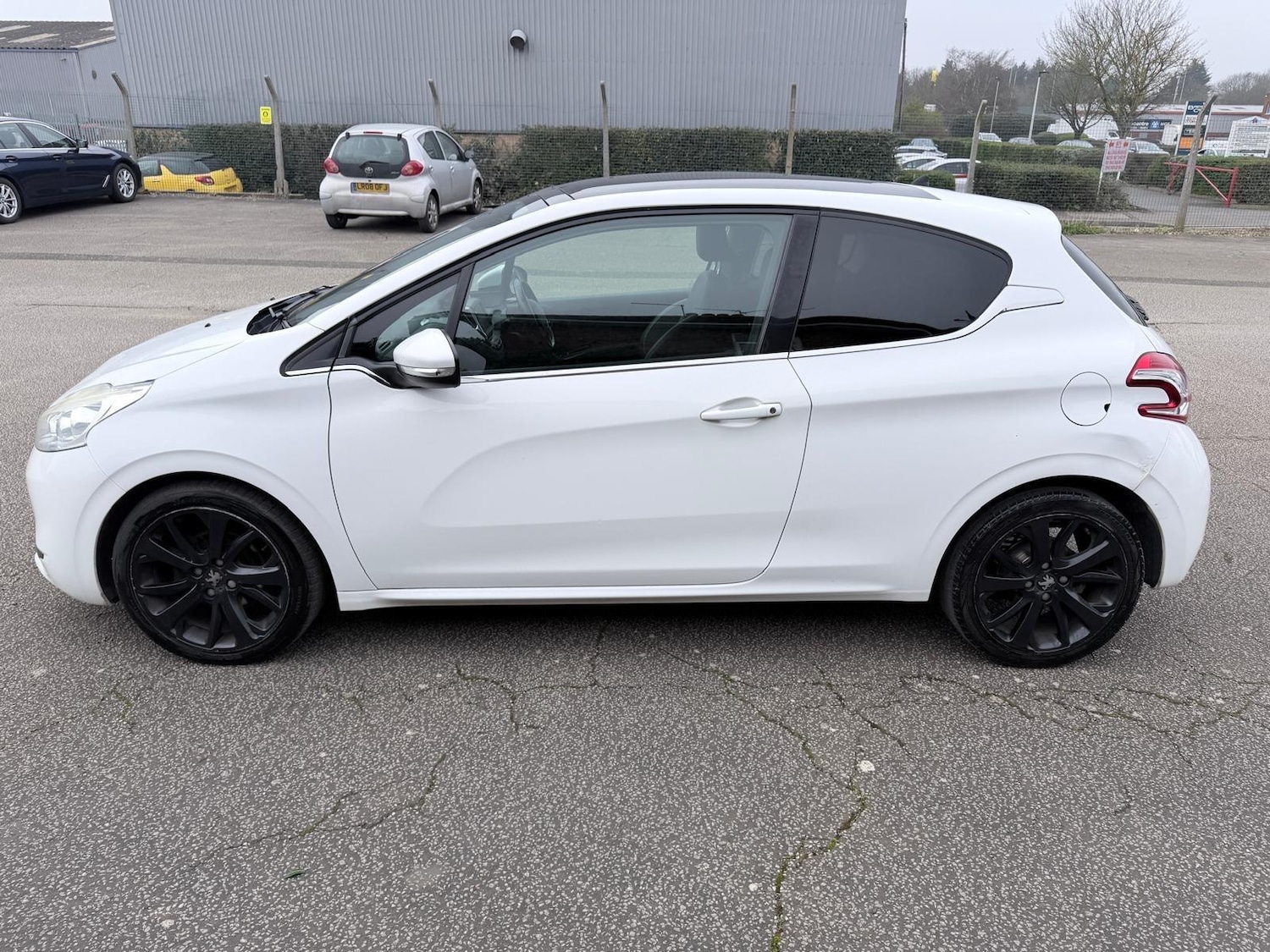 Used Peugeot 208 for sale - 77808869: Photo 5