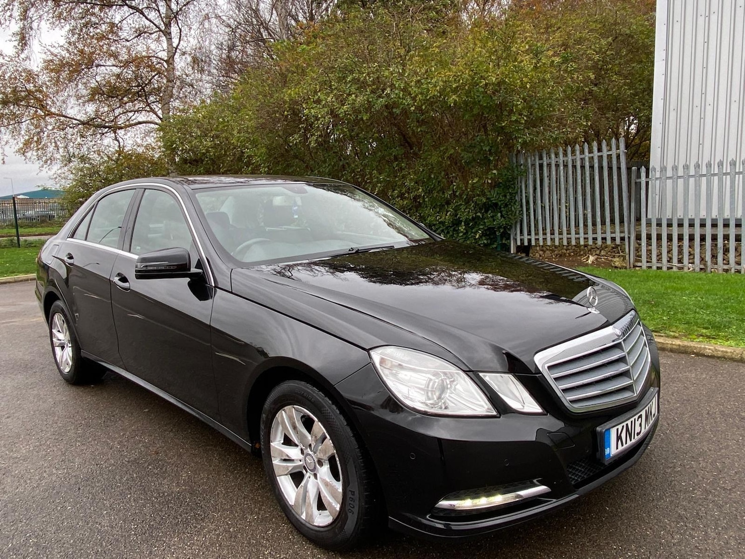 Used Mercedes-Benz E Class 2013 for sale - 76561607: Photo 1