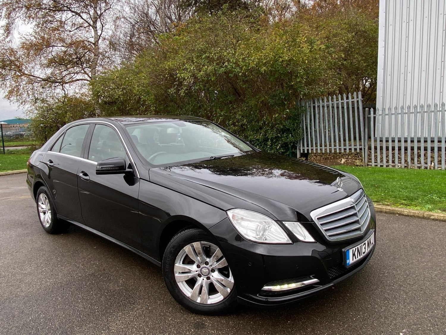 Used Mercedes-Benz E Class 2013 for sale - 76561607: Photo 2