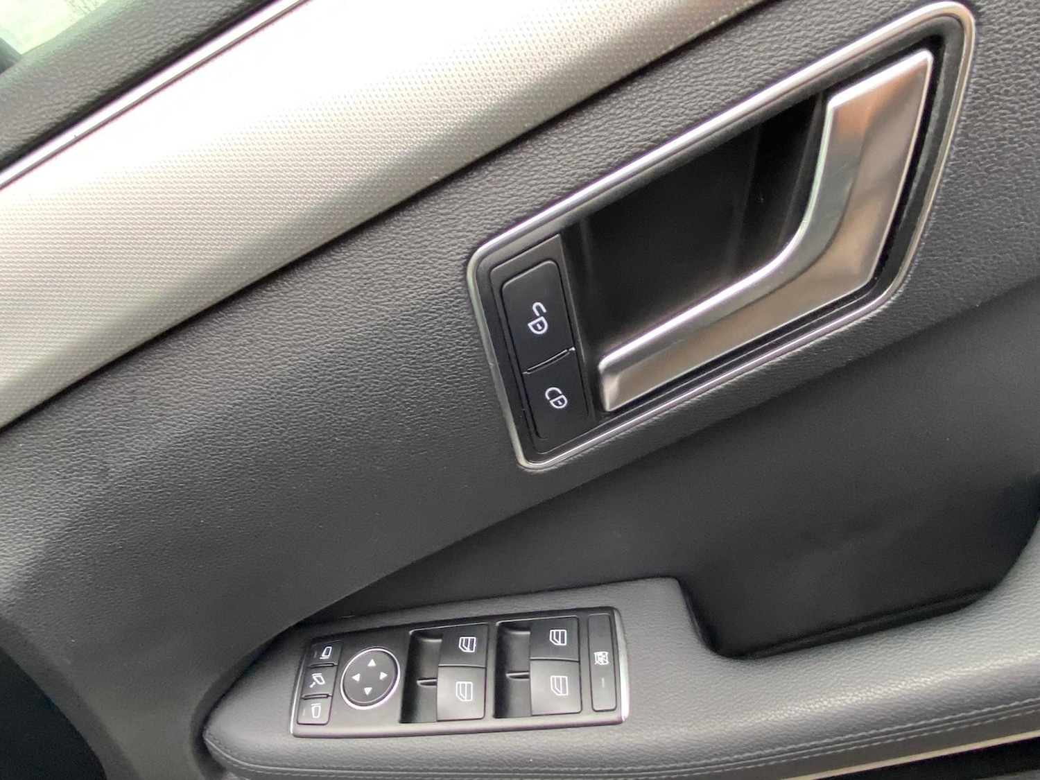 Used Mercedes-Benz E Class 2013 for sale - 76561607: Photo 6