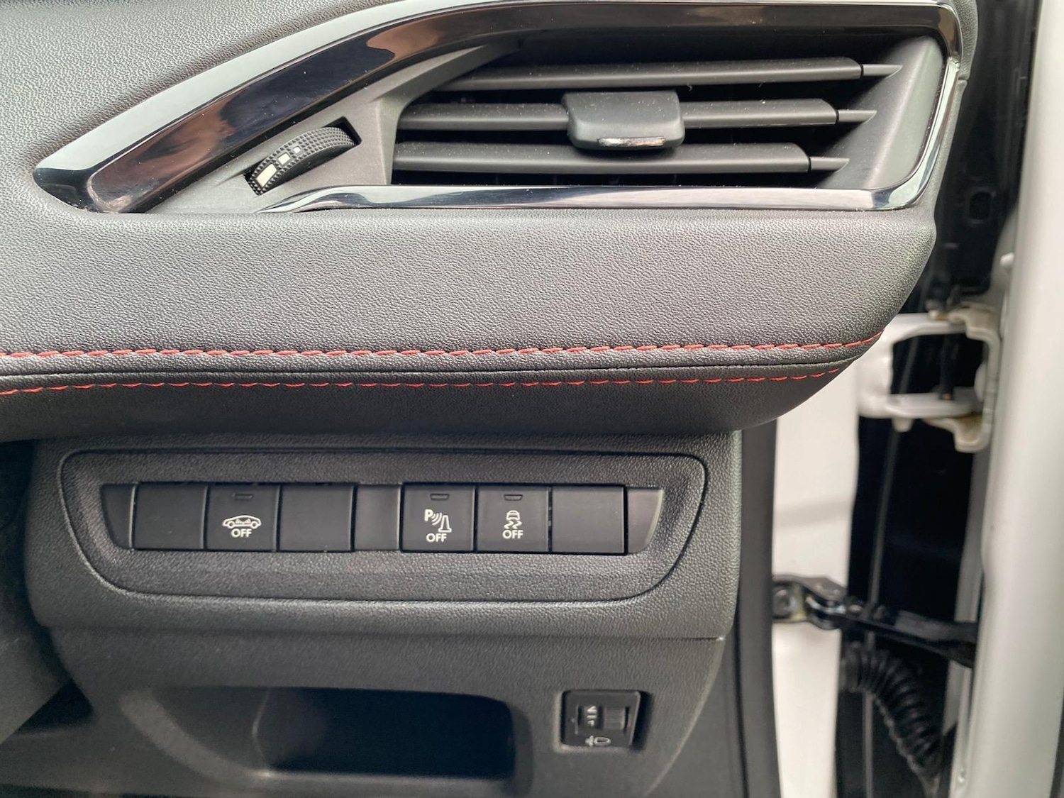 Used Peugeot 208 2014 for sale - 77898455: Photo 10