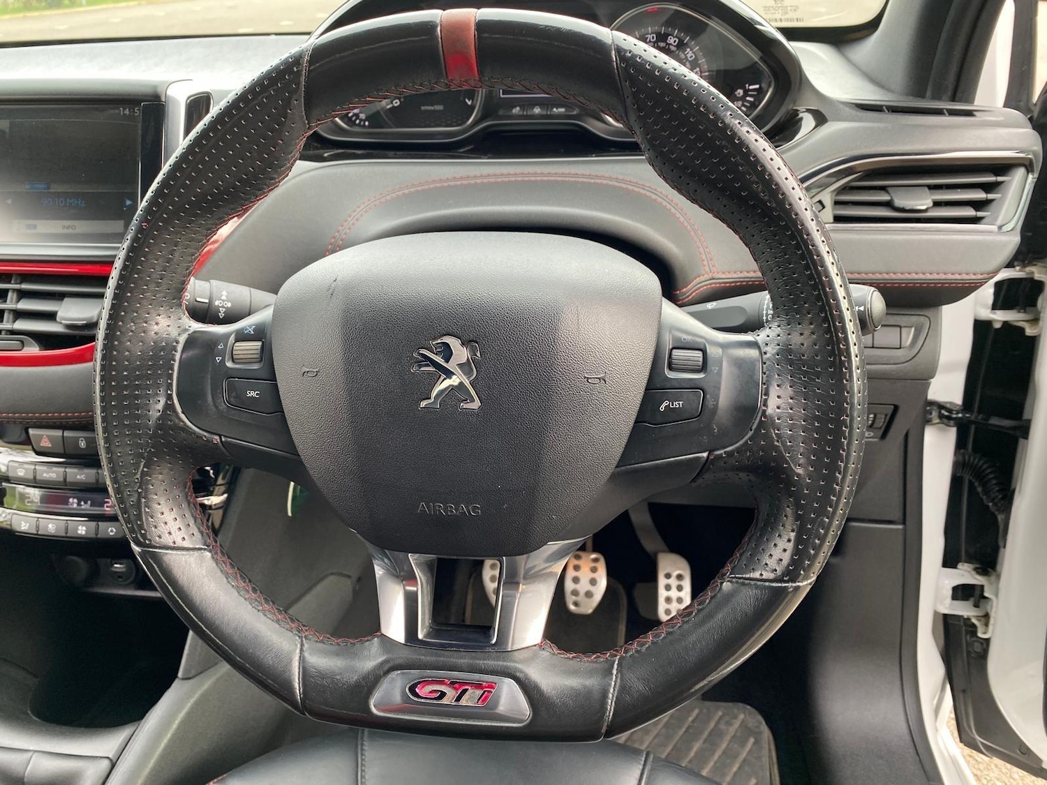 Used Peugeot 208 2014 for sale - 77898455: Photo 16