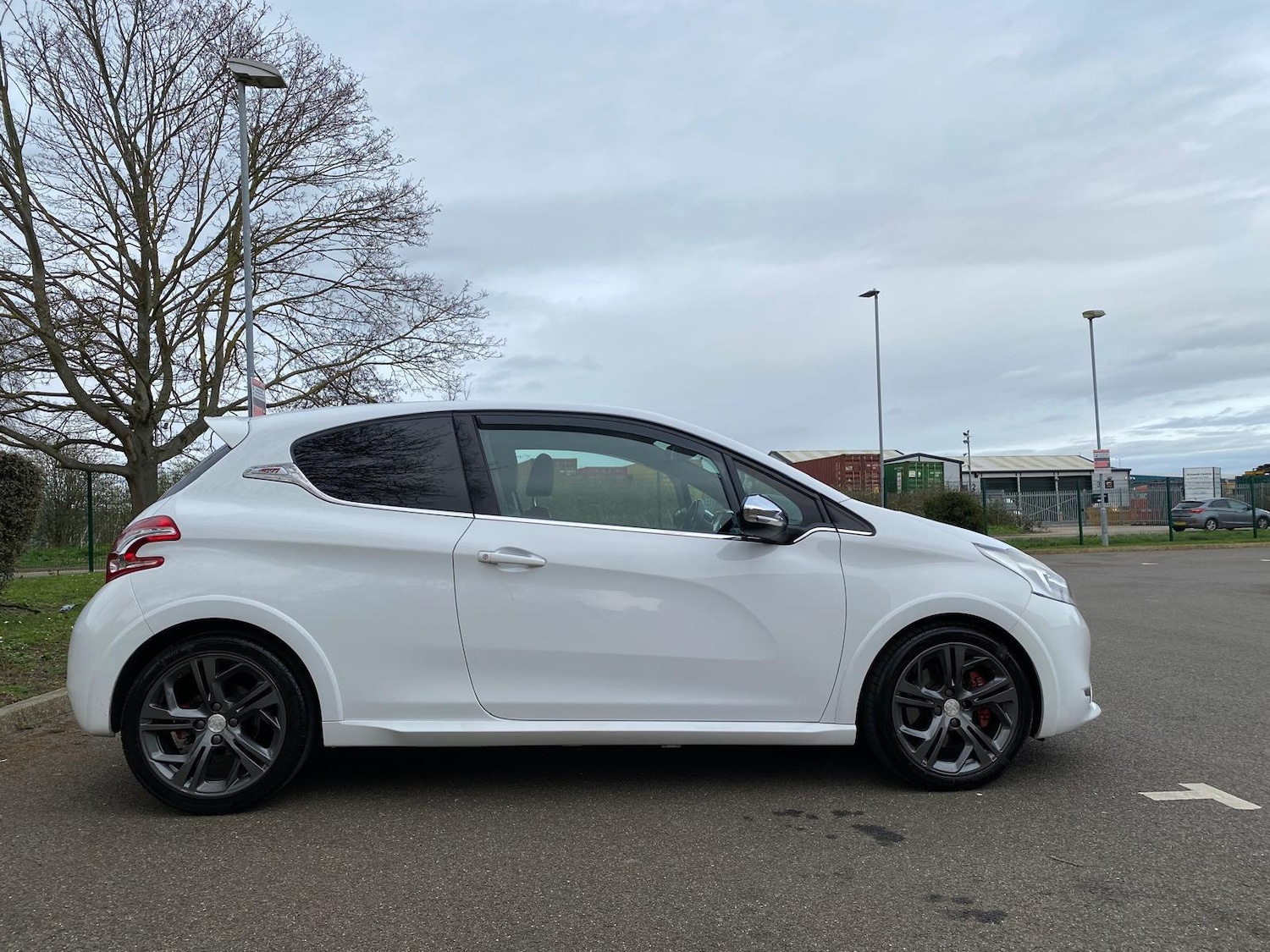 Used Peugeot 208 2014 for sale - 77898455: Photo 37