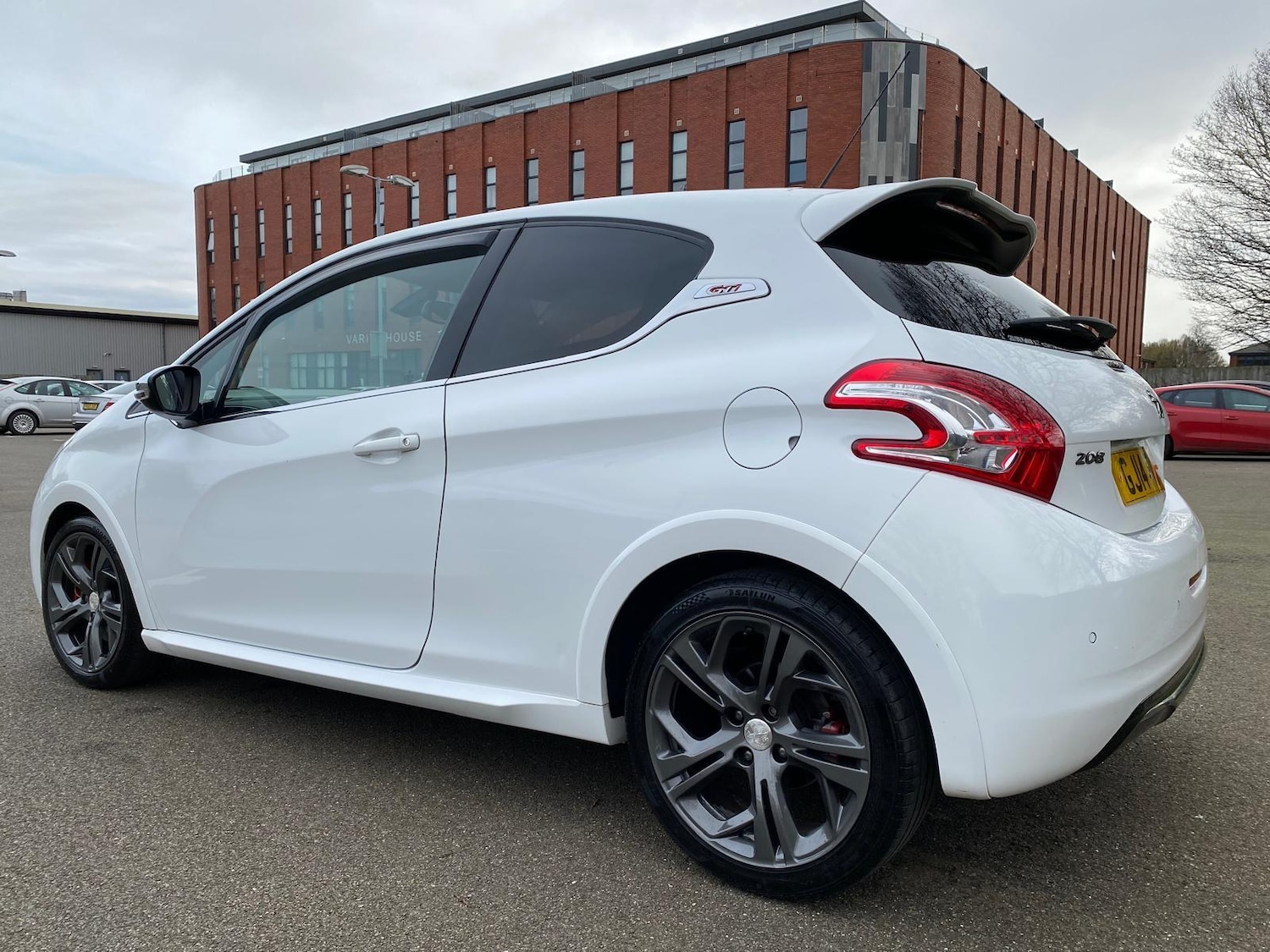 Used Peugeot 208 2014 for sale - 77898455: Photo 4