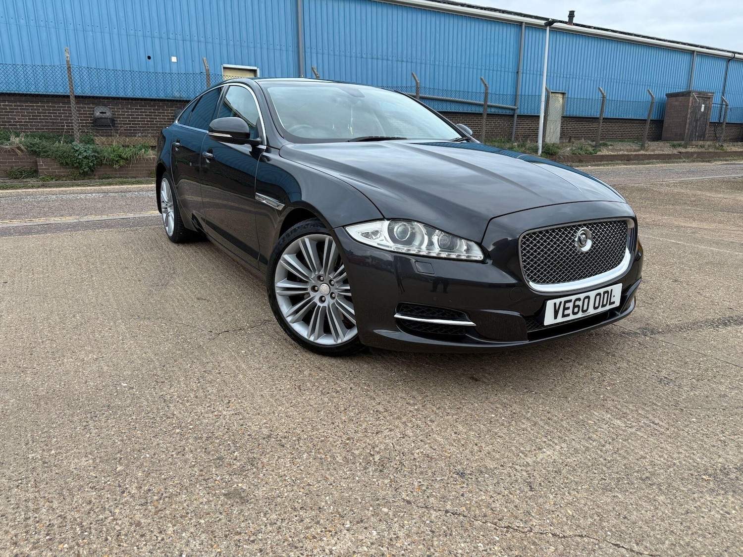 Used Jaguar XJ 2011 for sale - 76214039: Photo 1
