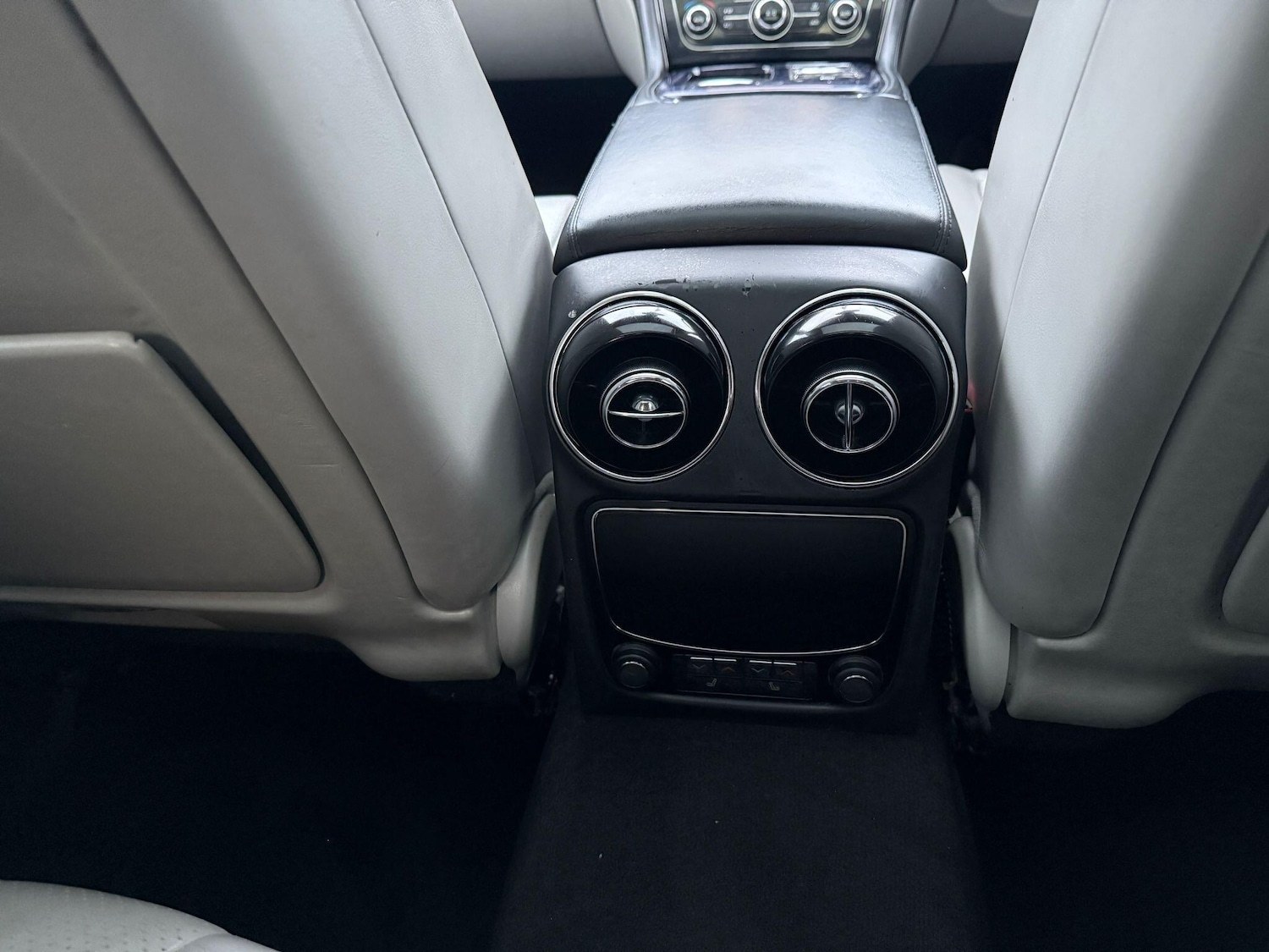 Used Jaguar XJ 2011 for sale - 76214039: Photo 11