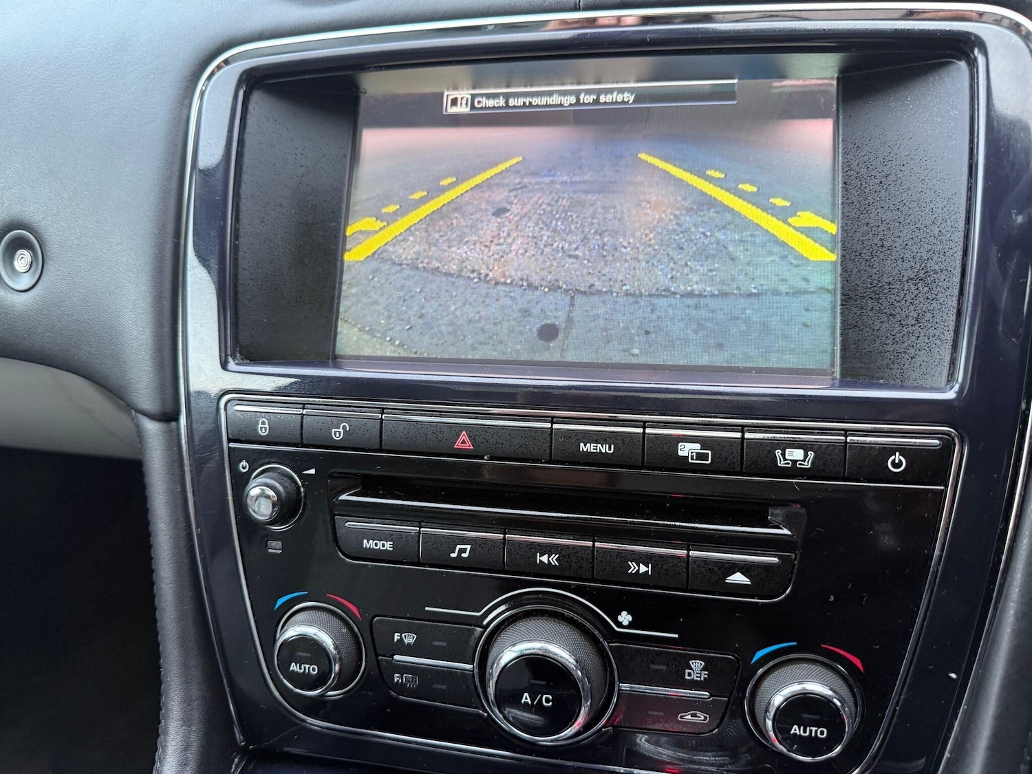 Used Jaguar XJ 2011 for sale - 76214039: Photo 23