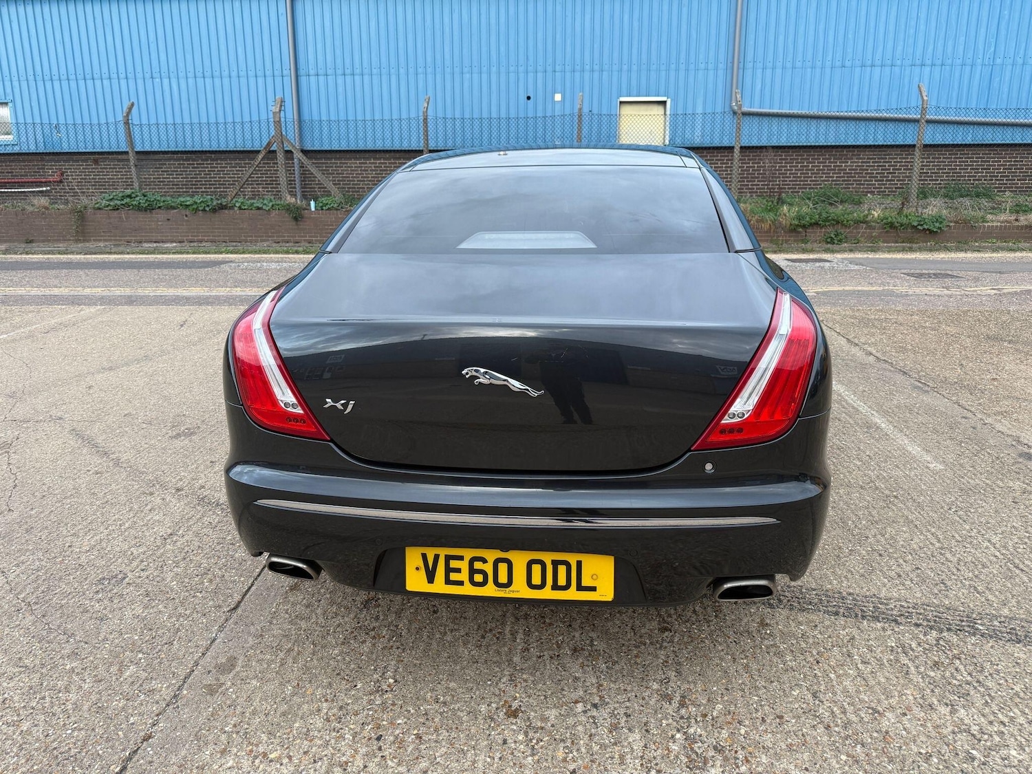 Used Jaguar XJ 2011 for sale - 76214039: Photo 3