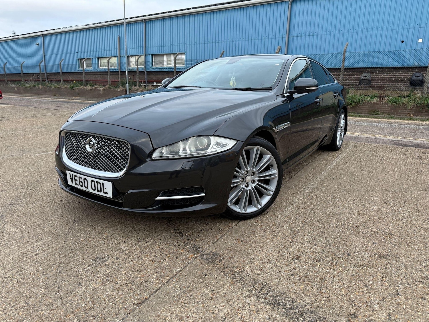 Used Jaguar XJ 2011 for sale - 76214039: Photo 5