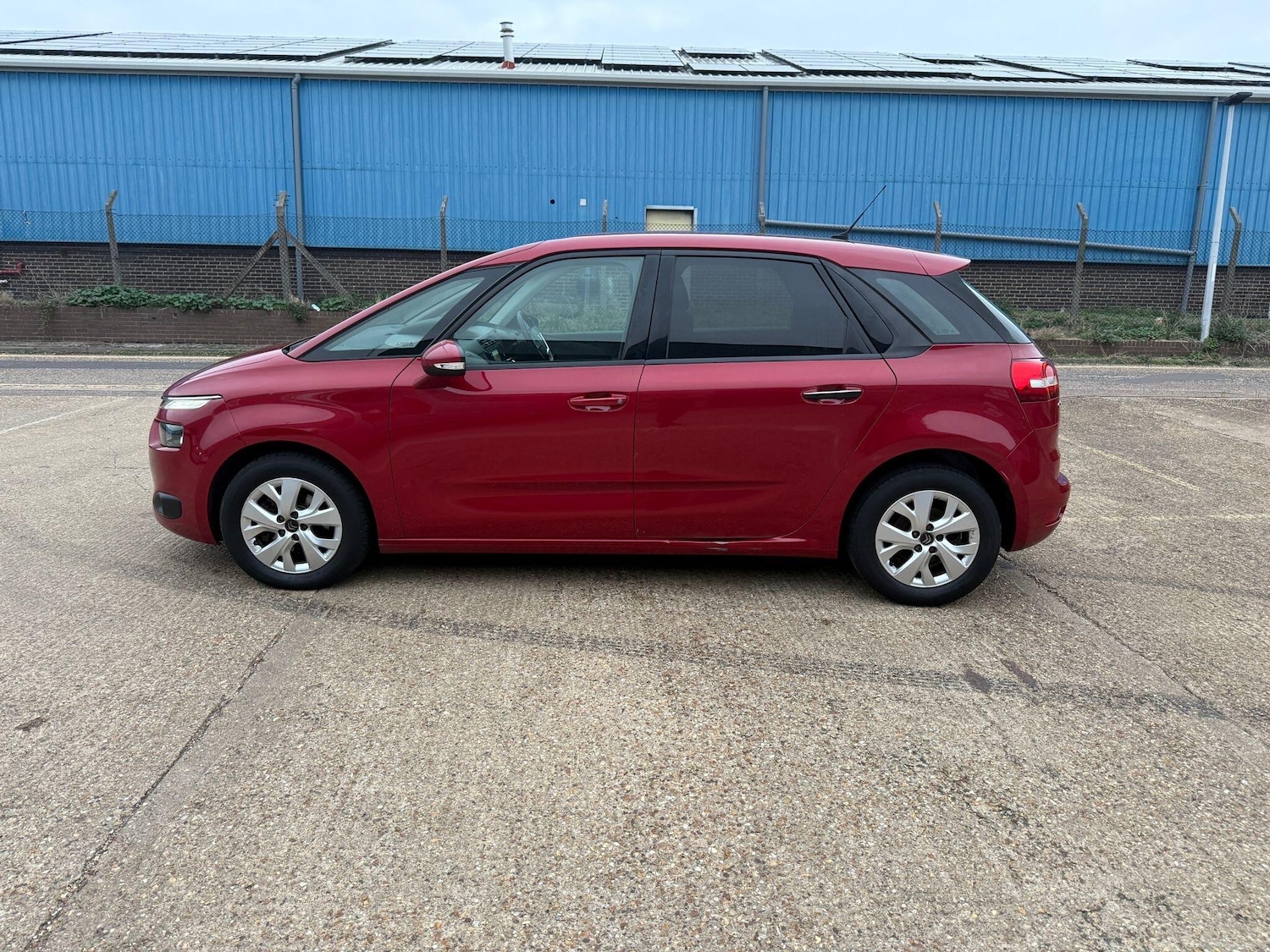 Used Citroen C4 Picasso 2014 for sale - 76239562: Photo 2