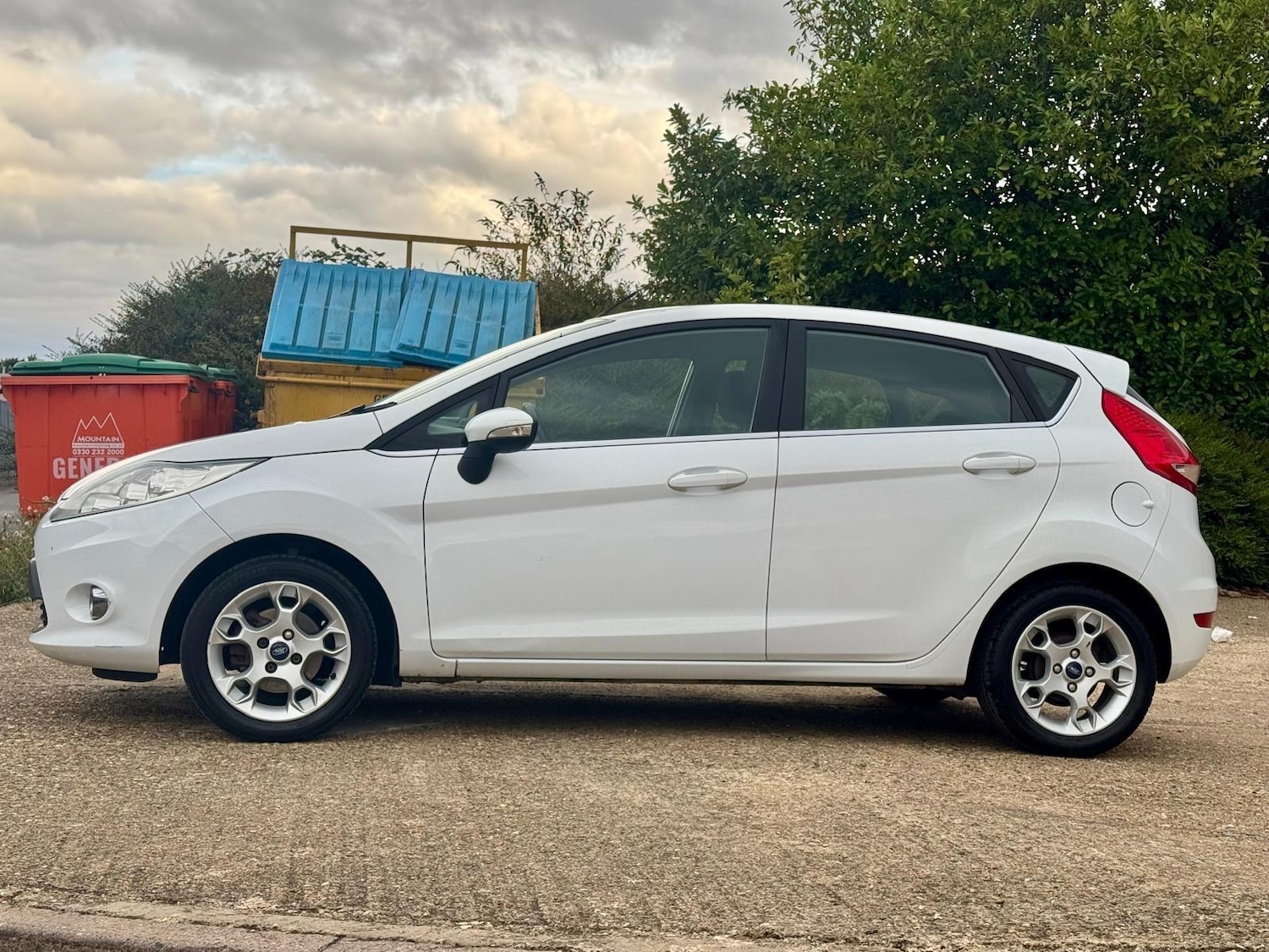 Used Ford Fiesta 2012 for sale - 77066989: Photo 2