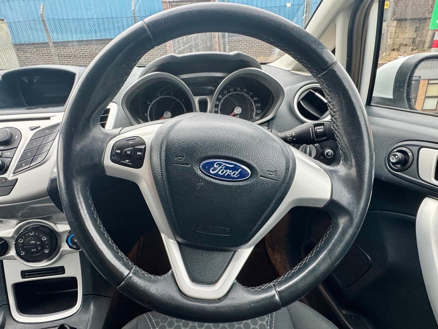 Used Ford Fiesta 2012 for sale - 77066989: Photo 25